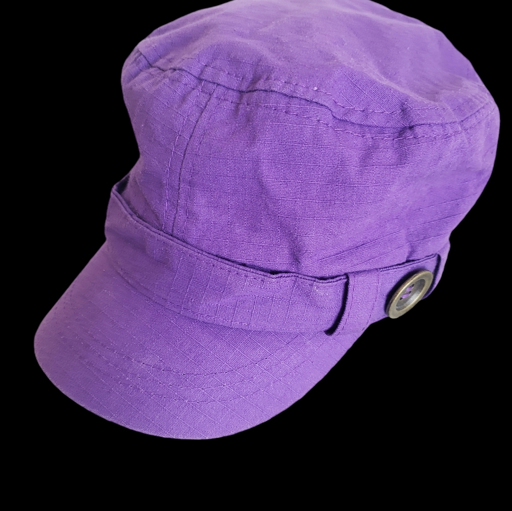 Hat (Free add-on 3+ items)